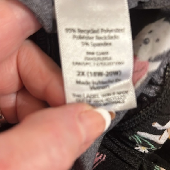 VTG Joyspun Size 2X Short Sleeve Black With All over Dogs Print PJ  Set - Picture 11 of 11